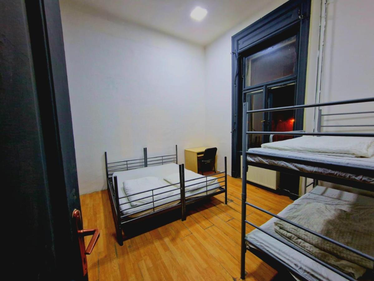 Casa Centrico Hostel บูดาเปสต์ ภายนอก รูปภาพ